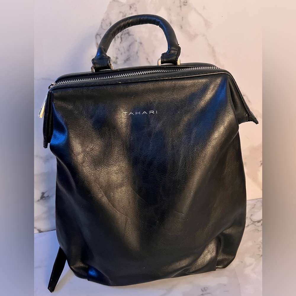 Women’s Tahari holding it together  book bag